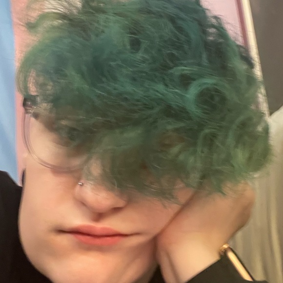 Meet your Posher, Adrian - Picture 1 of 1